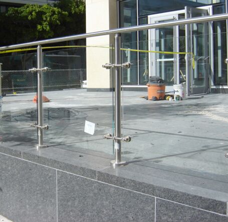 Dual Glass Panel Retainer Design - Image 9