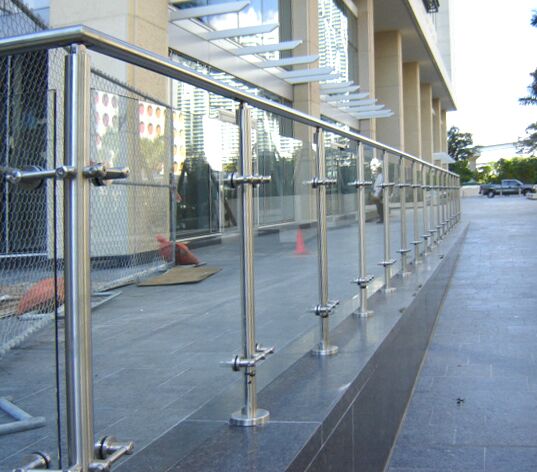 Dual Glass Panel Retainer Design - Image 6